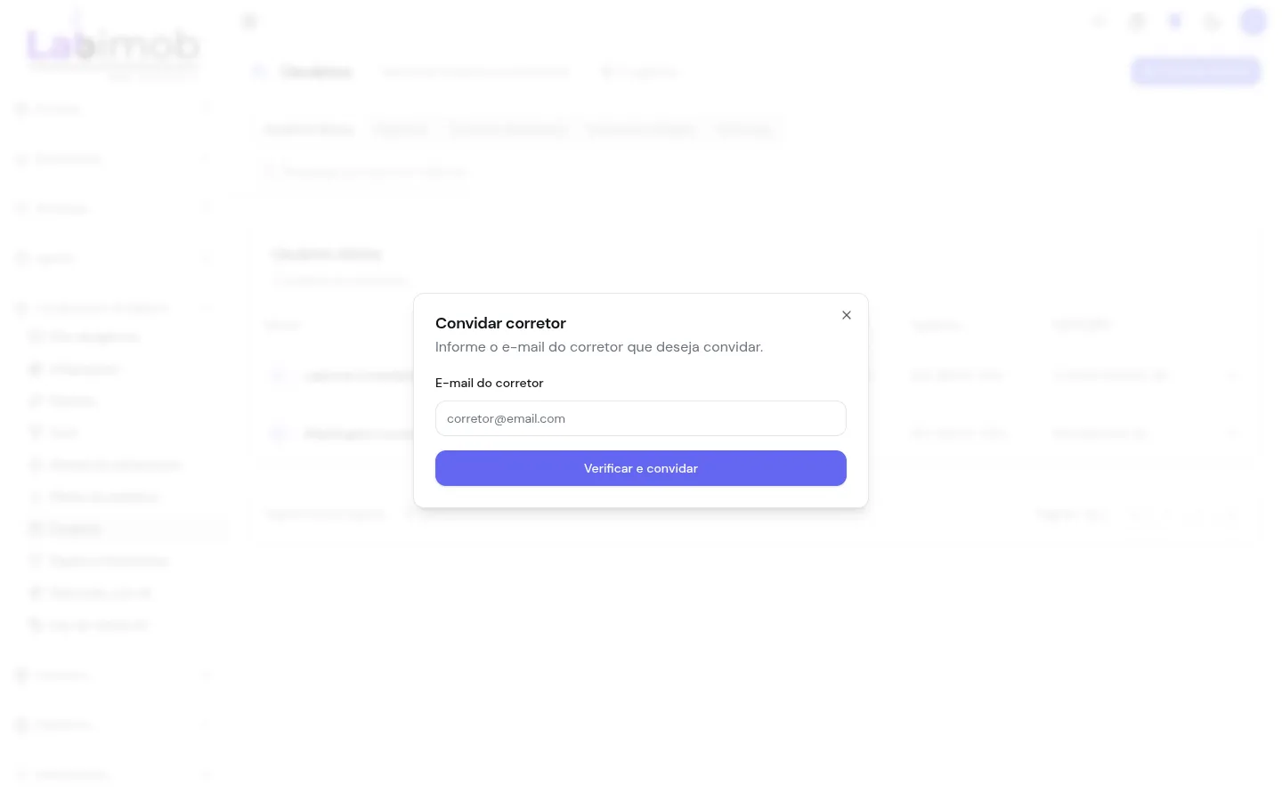 Janela Convidar corretor com campo de e-mail e botão Verificar e convidar